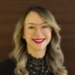 Julia, Master-Stylistin